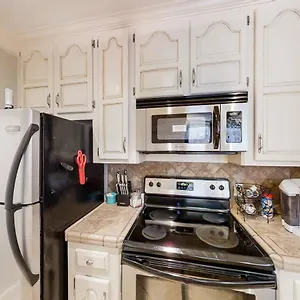 Polk 401 Apartment