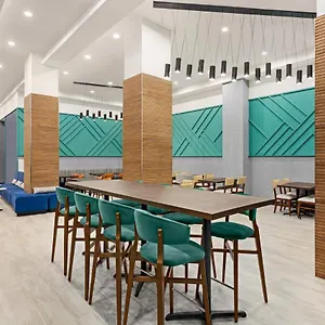 Lic - Laguardia West, An Ihg 3* New York
